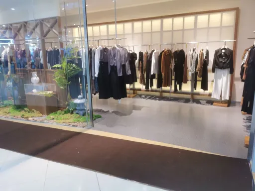mall apparel .jpg